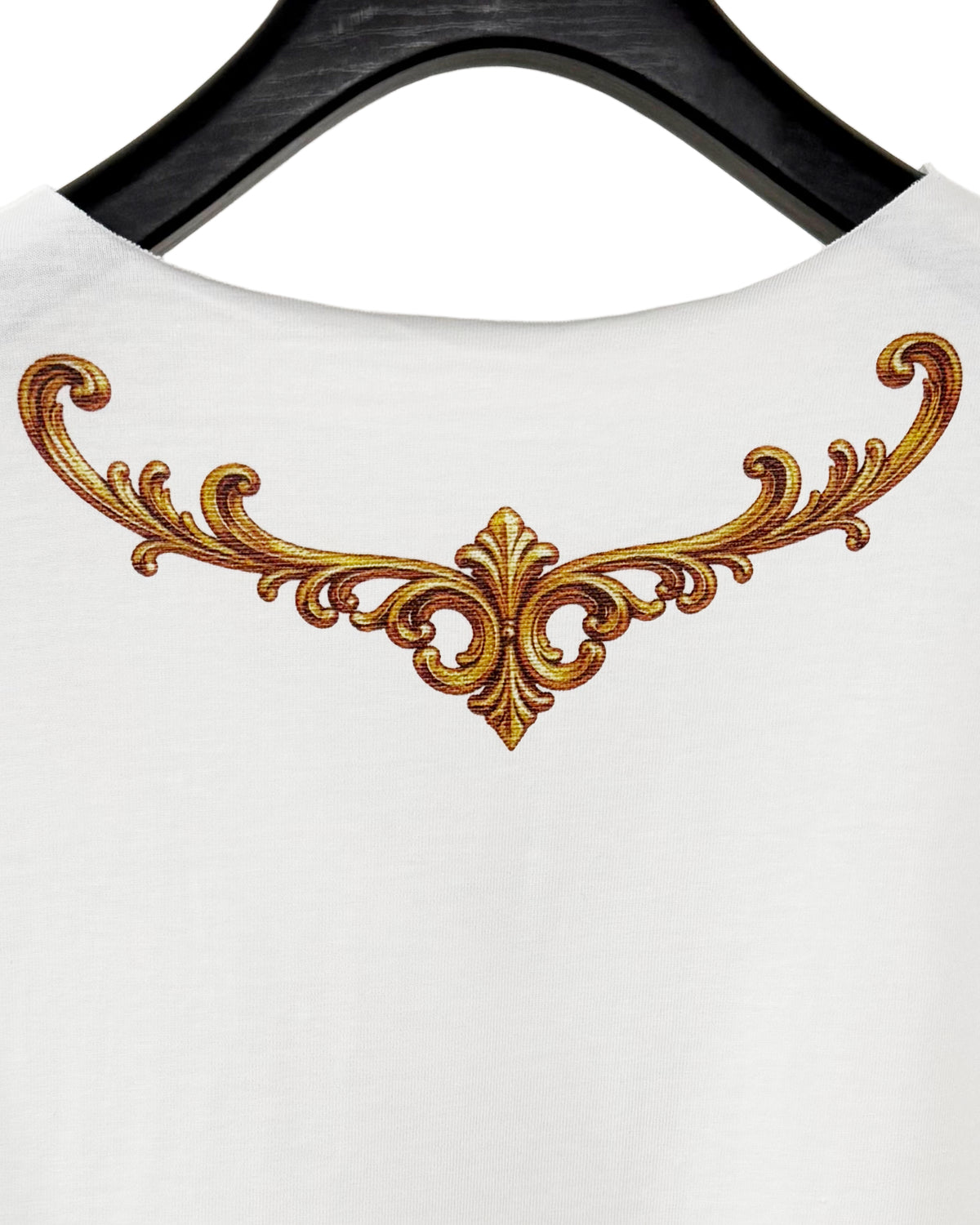 Bennu PLUS / Gilded Frame Vneck Tee