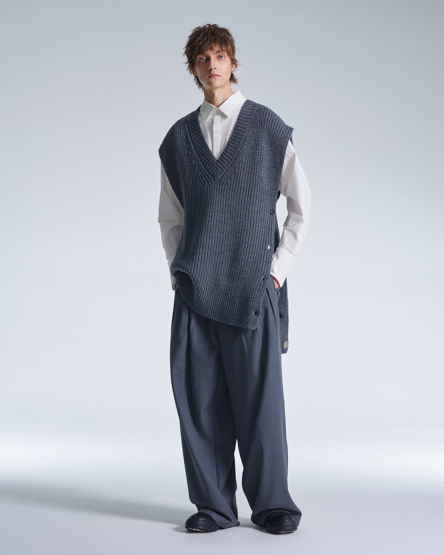 HARRISON WONG / Wide Shoulder Sleeveless Sweater - Grey