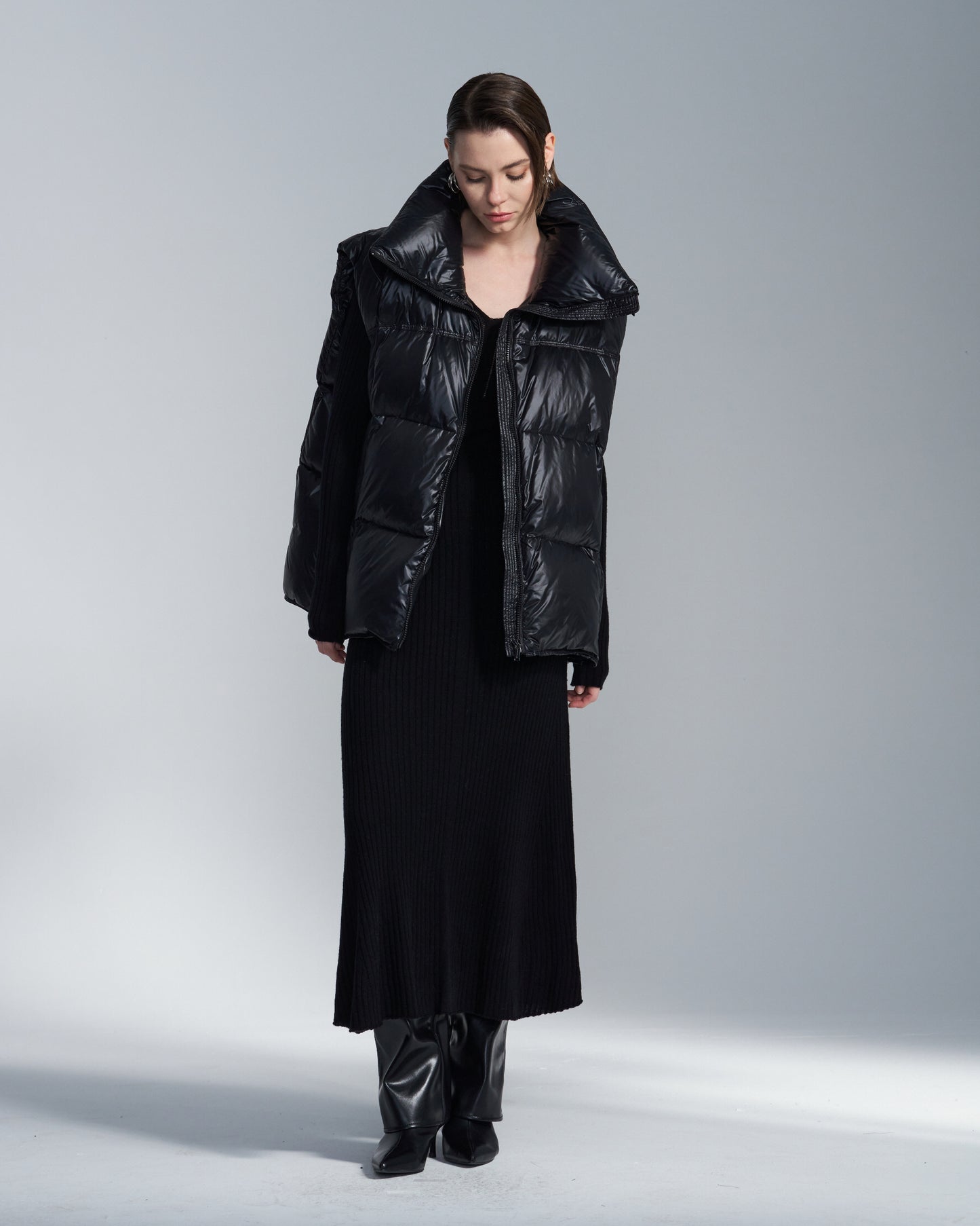 HARRISON WONG / Sleeveless Oversized Down Jacket