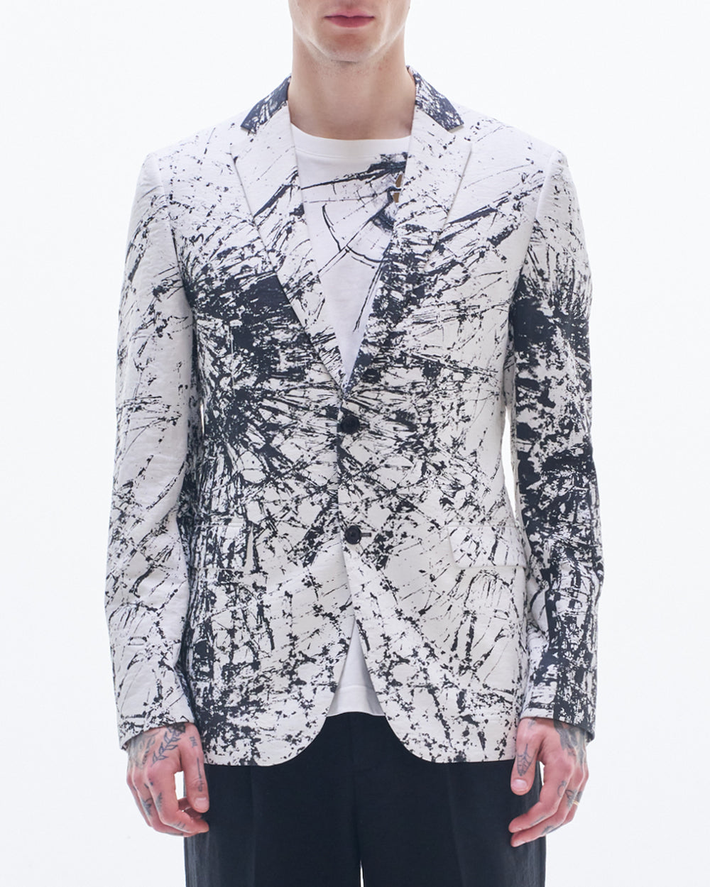 HARU品‼️ホワイト＆ブラックオリジナル HARRISON WONG | Blazer With Overall Broken Glass Print - White