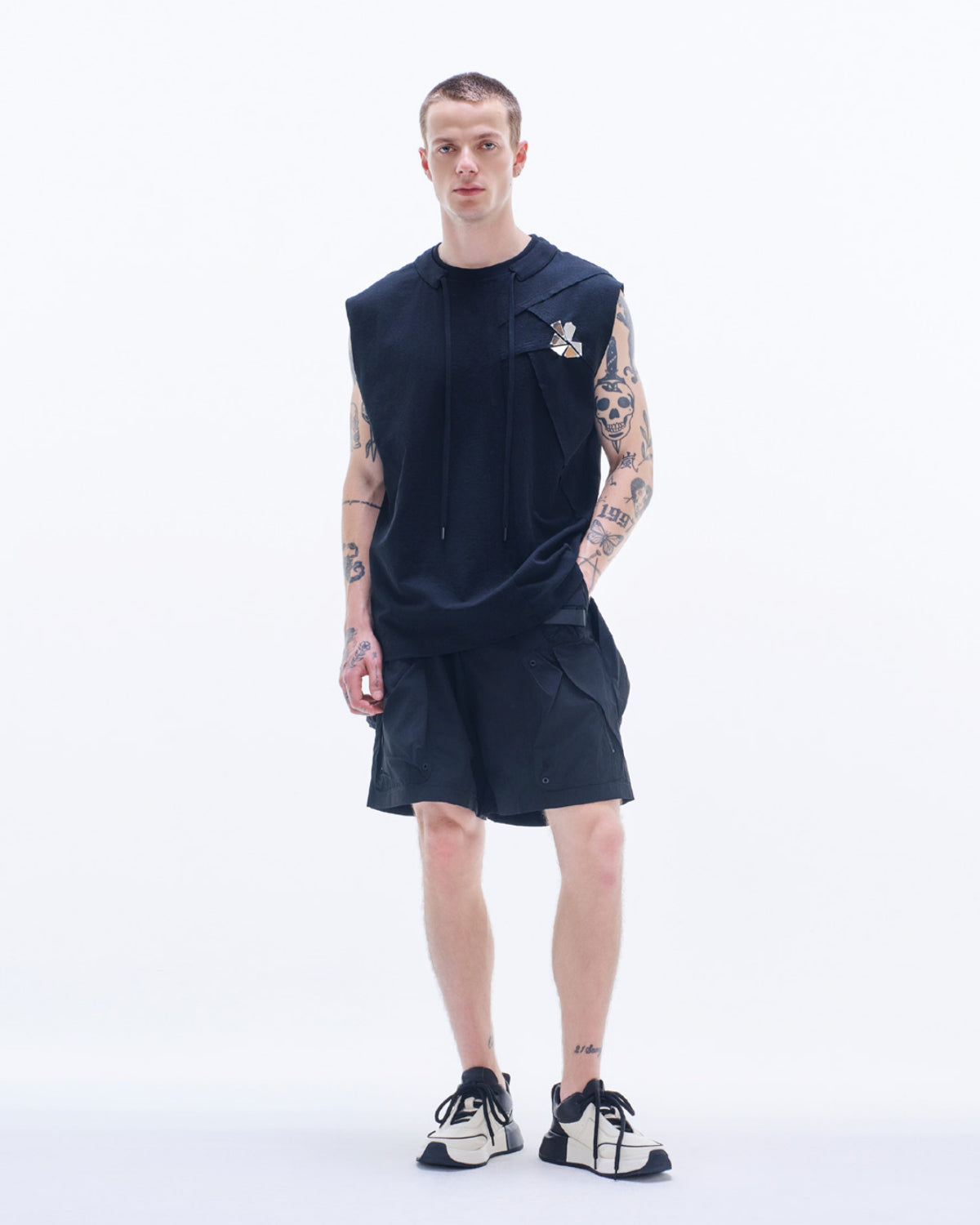 HARRISON WONG / Sleeveless Tee With Raw Edge Cut & Mirrors - Black