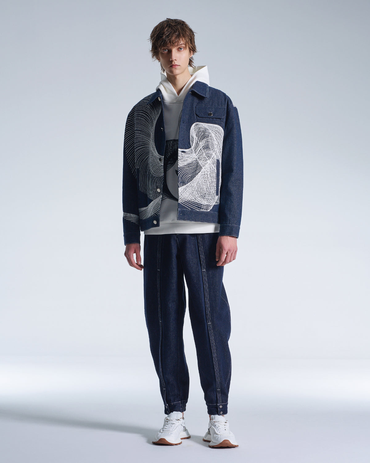 HARRISON WONG / Hoodie With Twisted Wavy Lines Embroidery - White