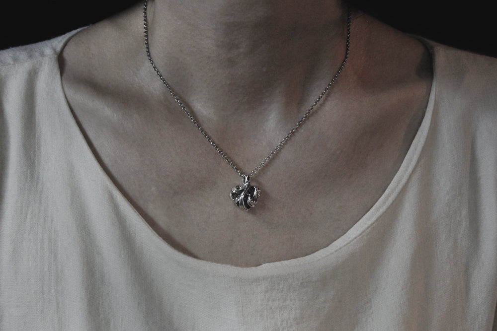 GIGOR / ハーティションペンダント