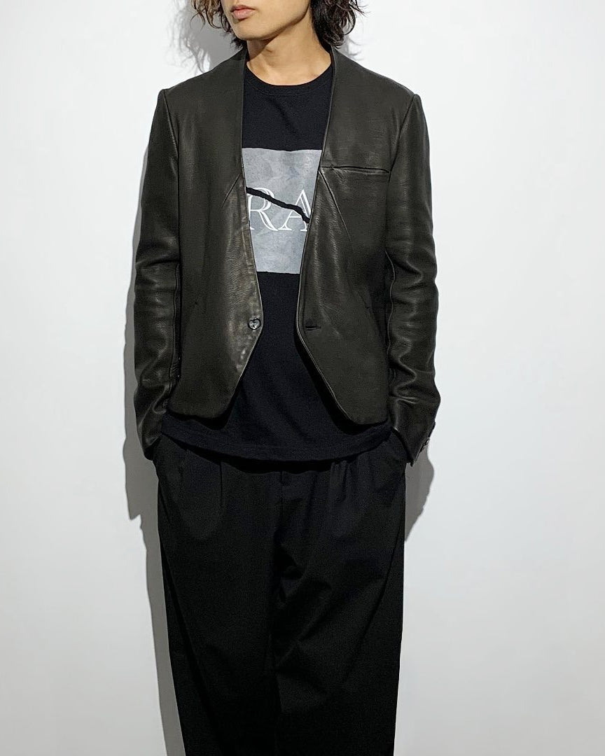 Bennu / Japanese Calf Leather Lapelless Jacket with SV925 Button