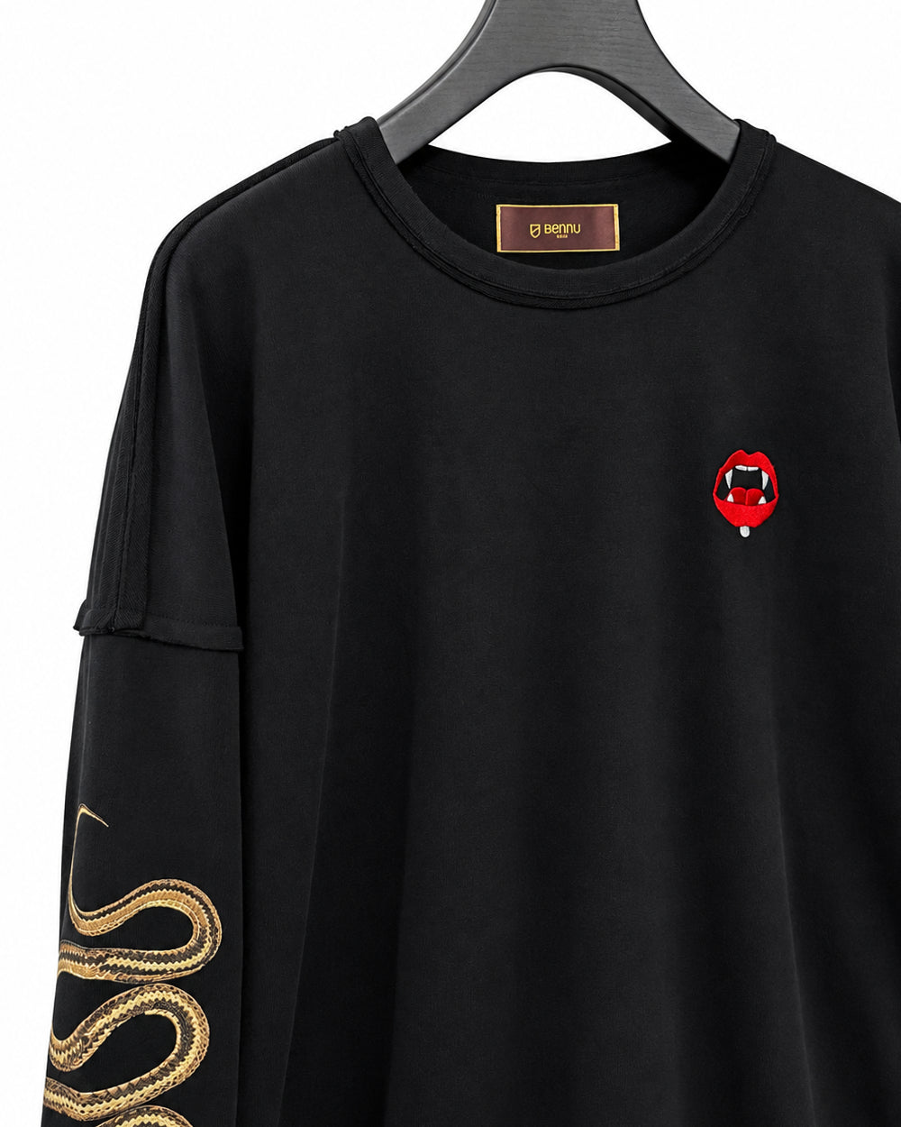Bennu / Side Zip Cut-Off Sweatshirt - Love RED & Snake