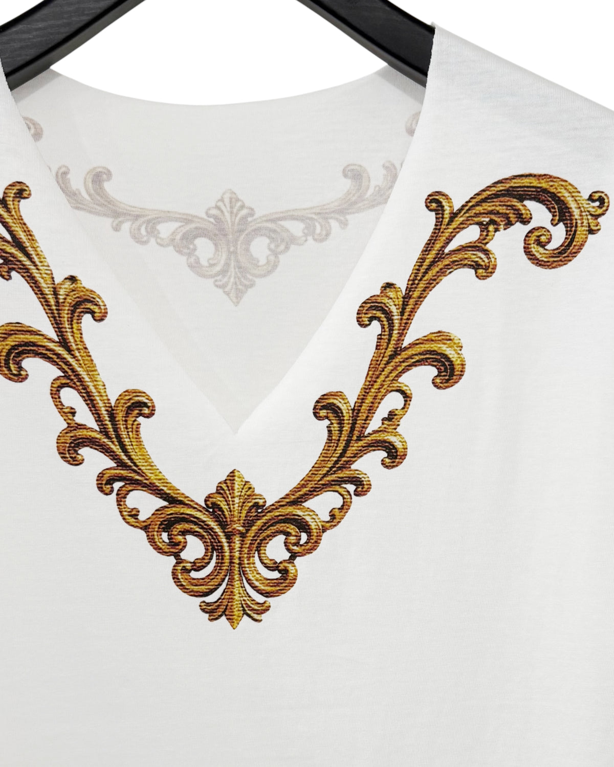 Bennu PLUS / Gilded Frame Vneck Tee