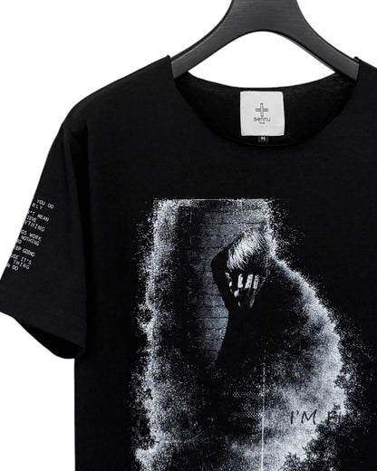 Bennu PLUS / Printed Cut-Off Round neck Tee - BONDS IS FINE - BLACK