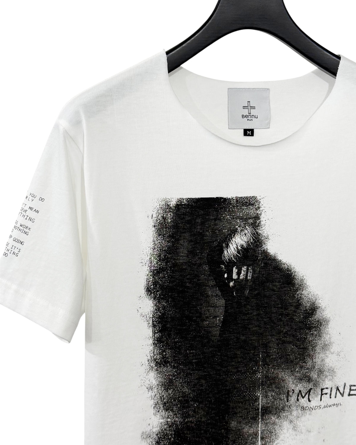 Bennu PLUS / Printed Cut-Off Round neck Tee - BONDS IS FINE - WHITE