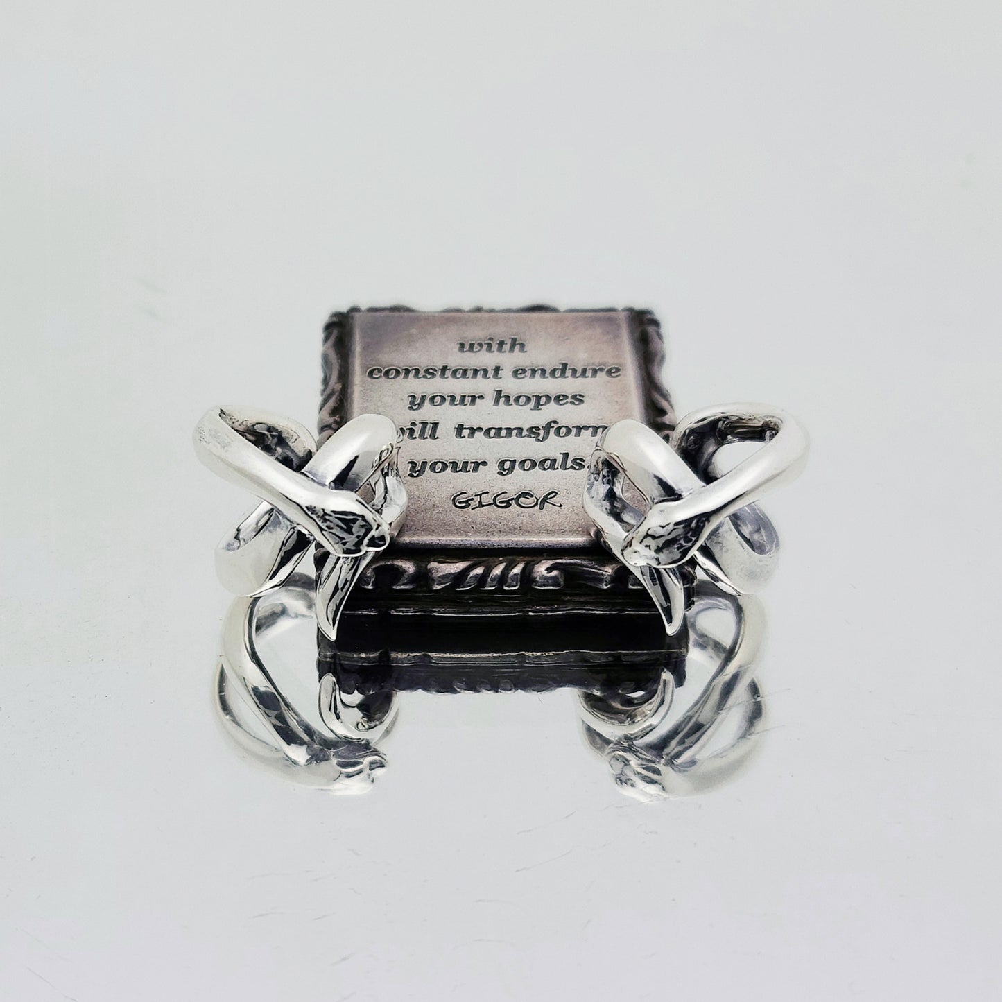 GIGOR / スネイヴィーイヤカフ