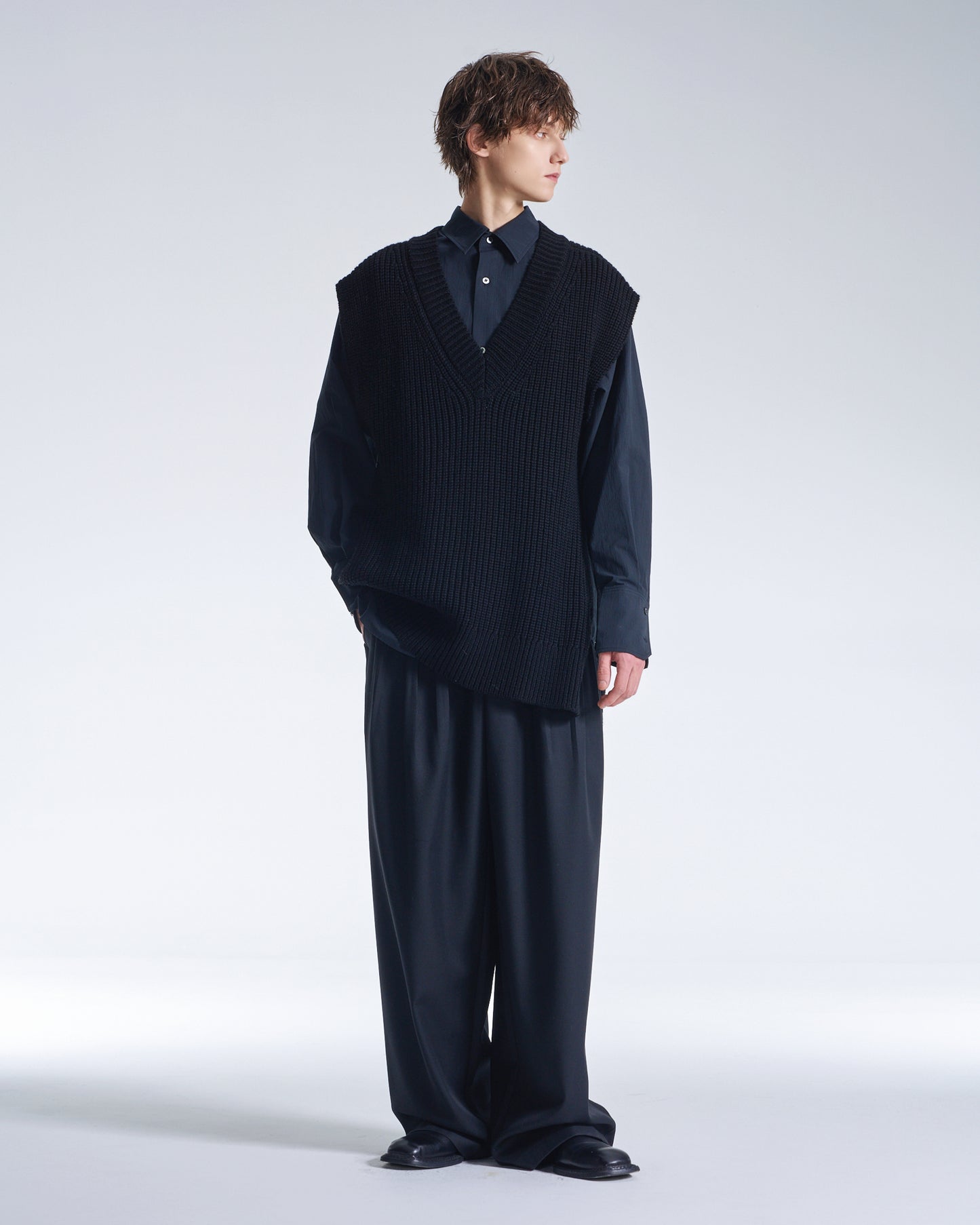 HARRISON WONG / Wide Shoulder Sleeveless Sweater - Black