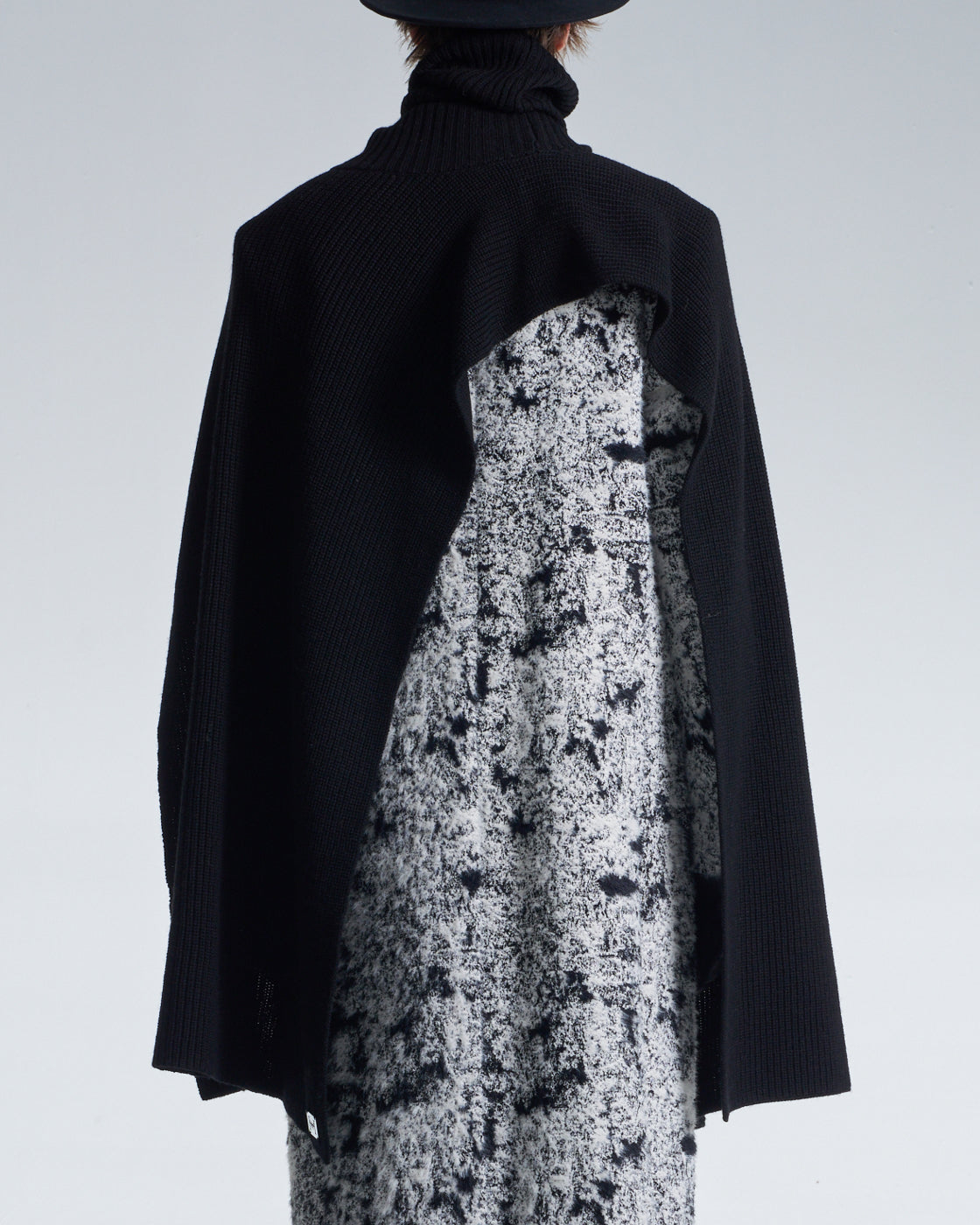HARRISON WONG / Turtleneck Wool Cape - Black