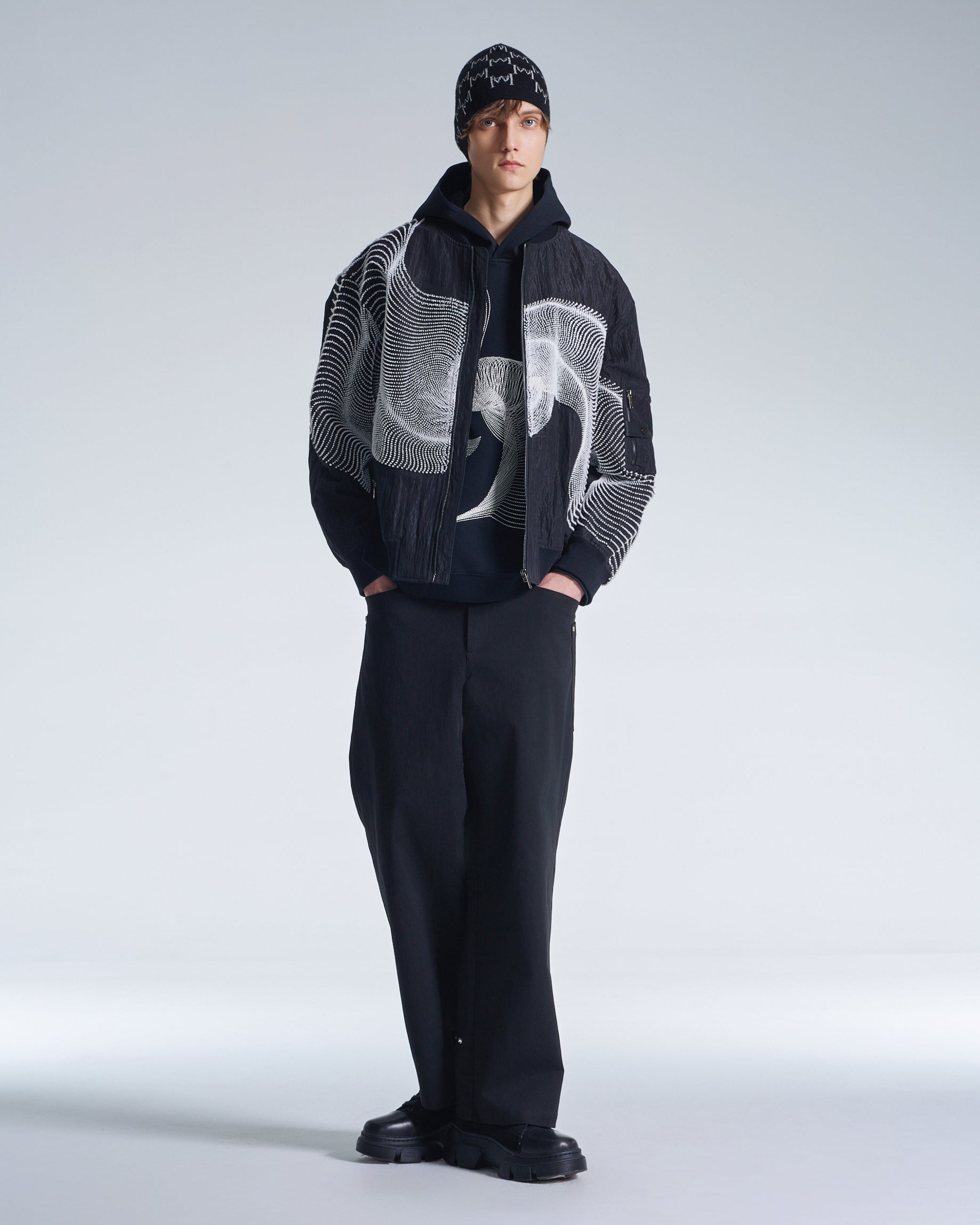 ☆ ハリソン・ウォン HARRISON WONG ストライプ柄 1Bジャケット HARRISON WONG | Bomber Jacket With Wavy Dots Lines Embroidery