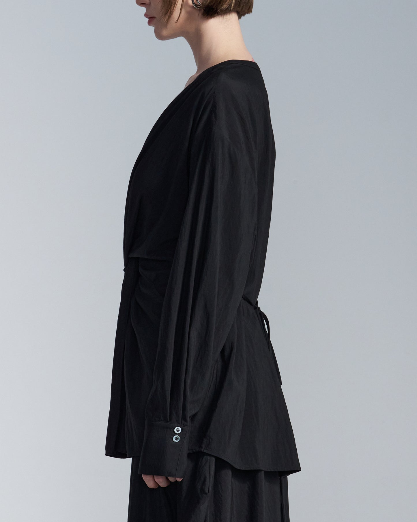 HARRISON WONG / Rayon Cupro V Neck Shirt With Twisted