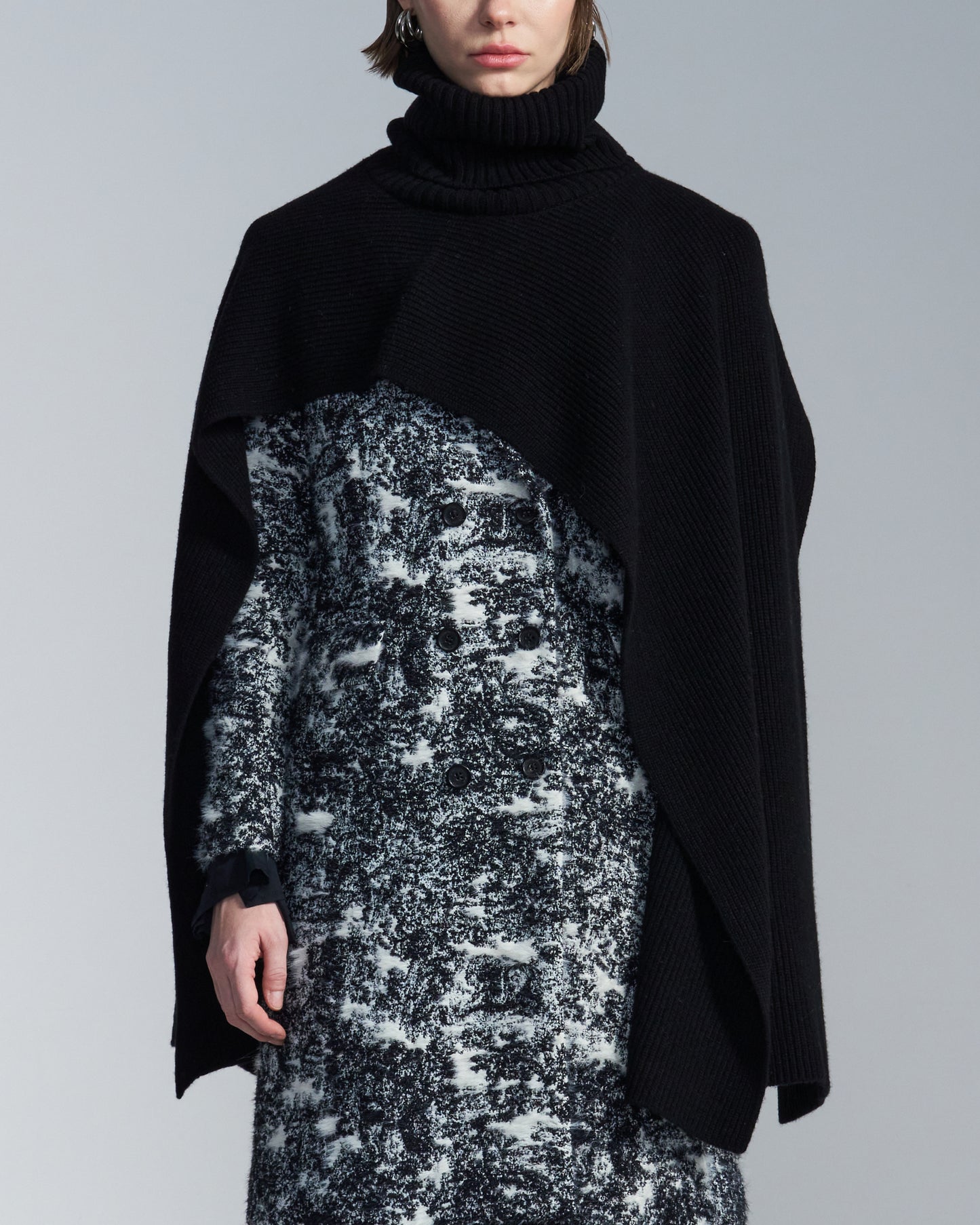 HARRISON WONG / Turtleneck Wool Cape - Black