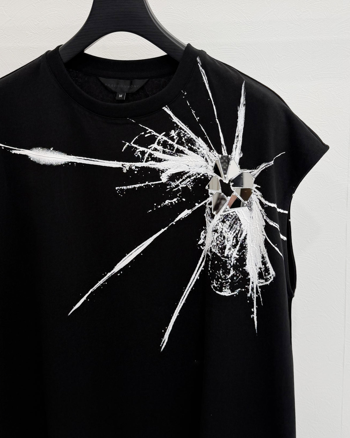 HARRISON WONG / Sleeveless Tee With Broken Glass Pattern - Black