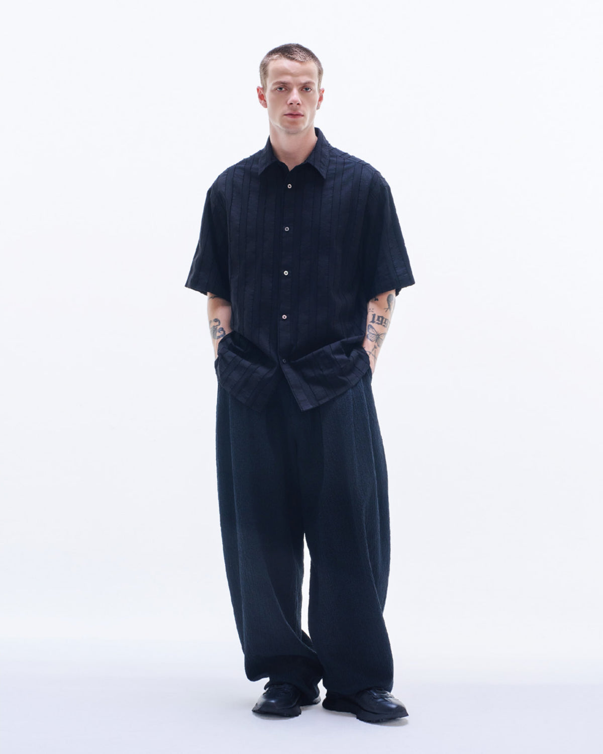 HARRISON WONG / Stripe Textured Short Sleeve Shirt - Black
