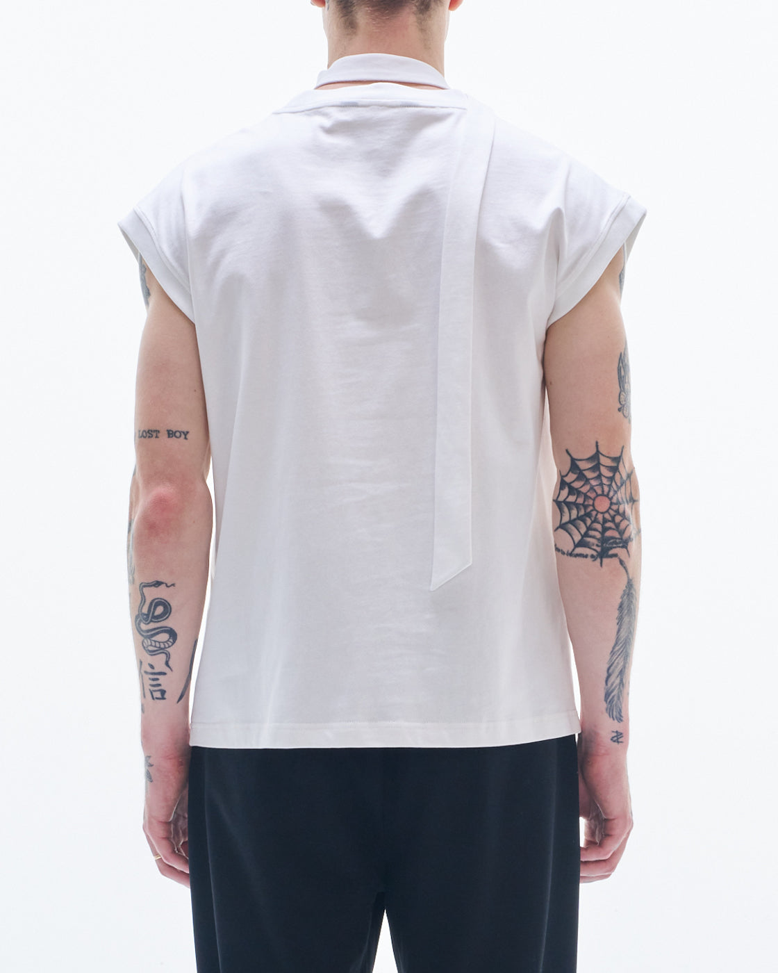 HARRISON WONG / Sleeveless Tee With Slit & Scarf - White