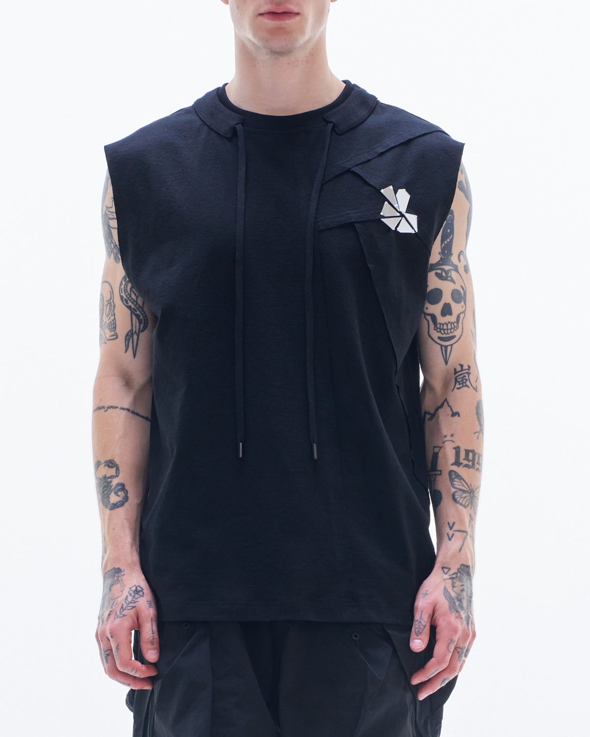 HARRISON WONG / Sleeveless Tee With Raw Edge Cut & Mirrors - Black