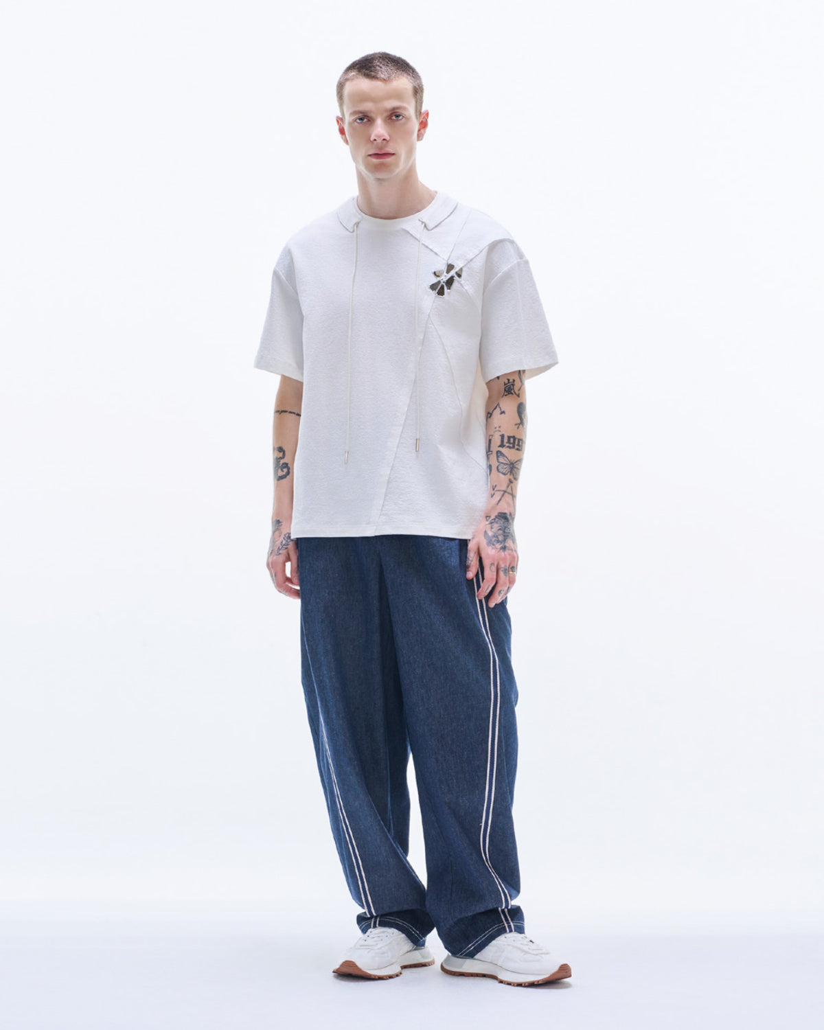 HARRISON WONG / Tee With Raw Edge Cut & Mirrors - White