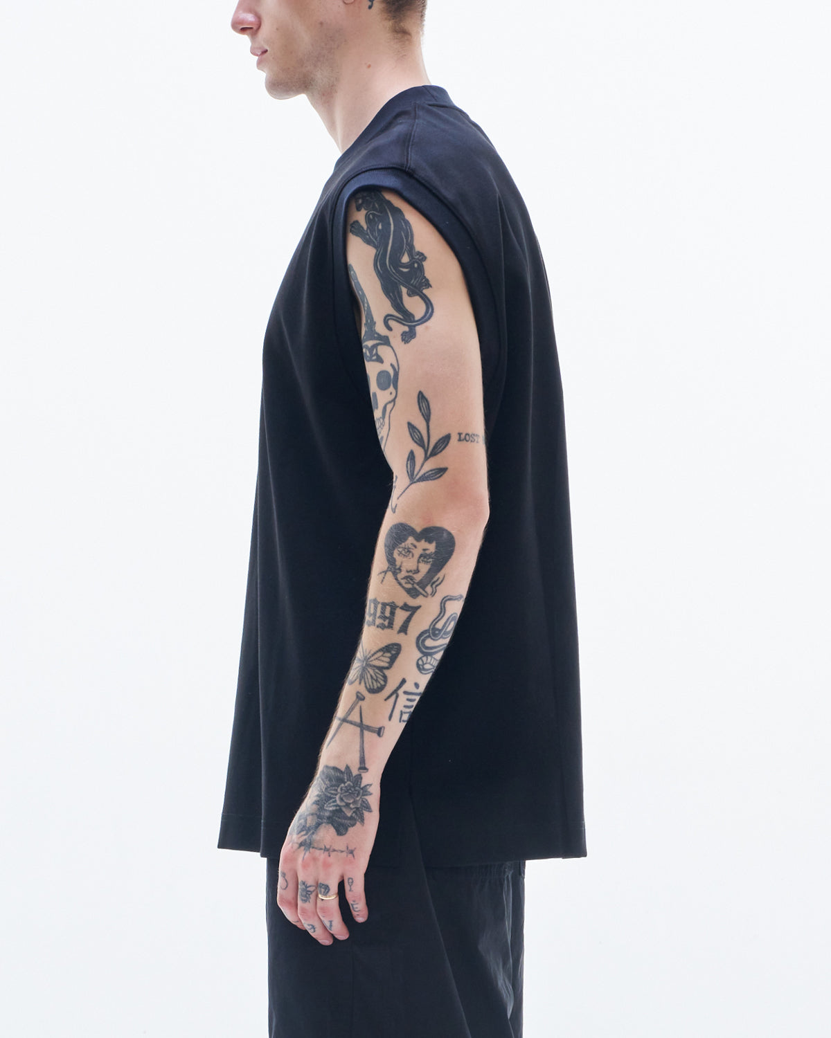 HARRISON WONG / Basic Sleeveless Tee - Black