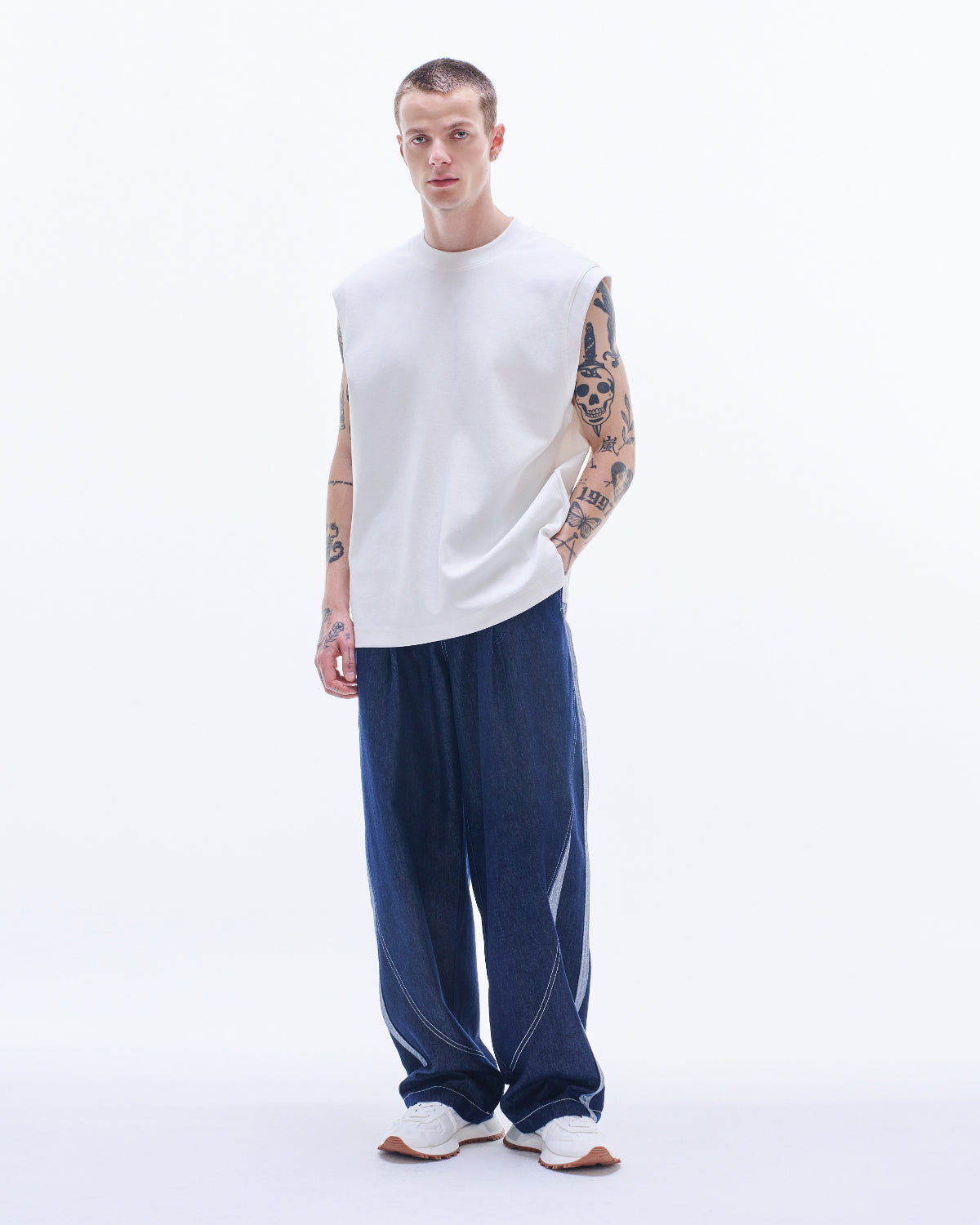 HARRISON WONG / Basic Sleeveless Tee - White