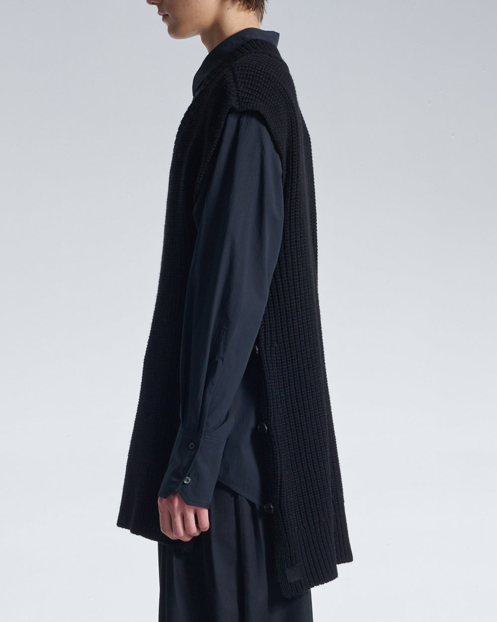 HARRISON WONG / Wide Shoulder Sleeveless Sweater - Black