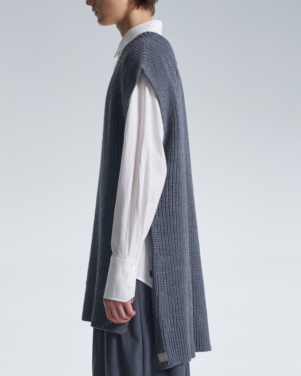 HARRISON WONG / Wide Shoulder Sleeveless Sweater - Grey