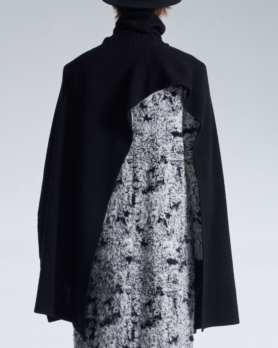 HARRISON WONG / Turtleneck Wool Cape - Black