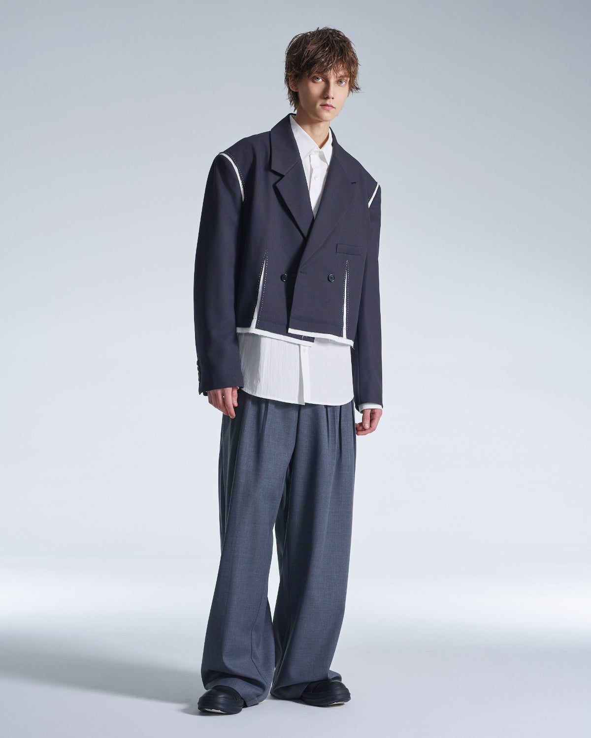 HARRISON WONG / Wide Shoulder Cropped Blazer With Raw Edge Trim