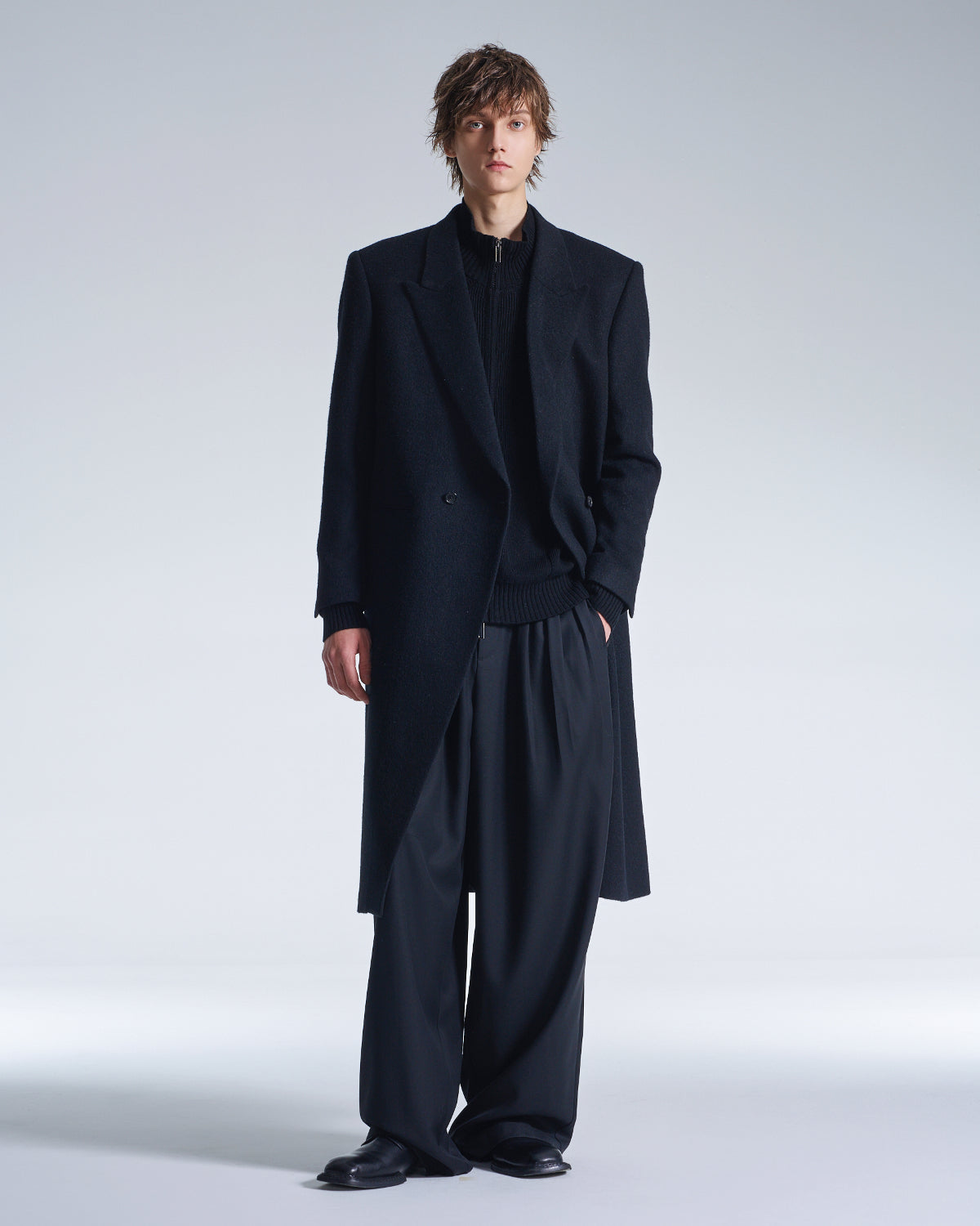 HARRISON WONG / Standard Fit Long Wool Coat With Power Shoulder - Black
