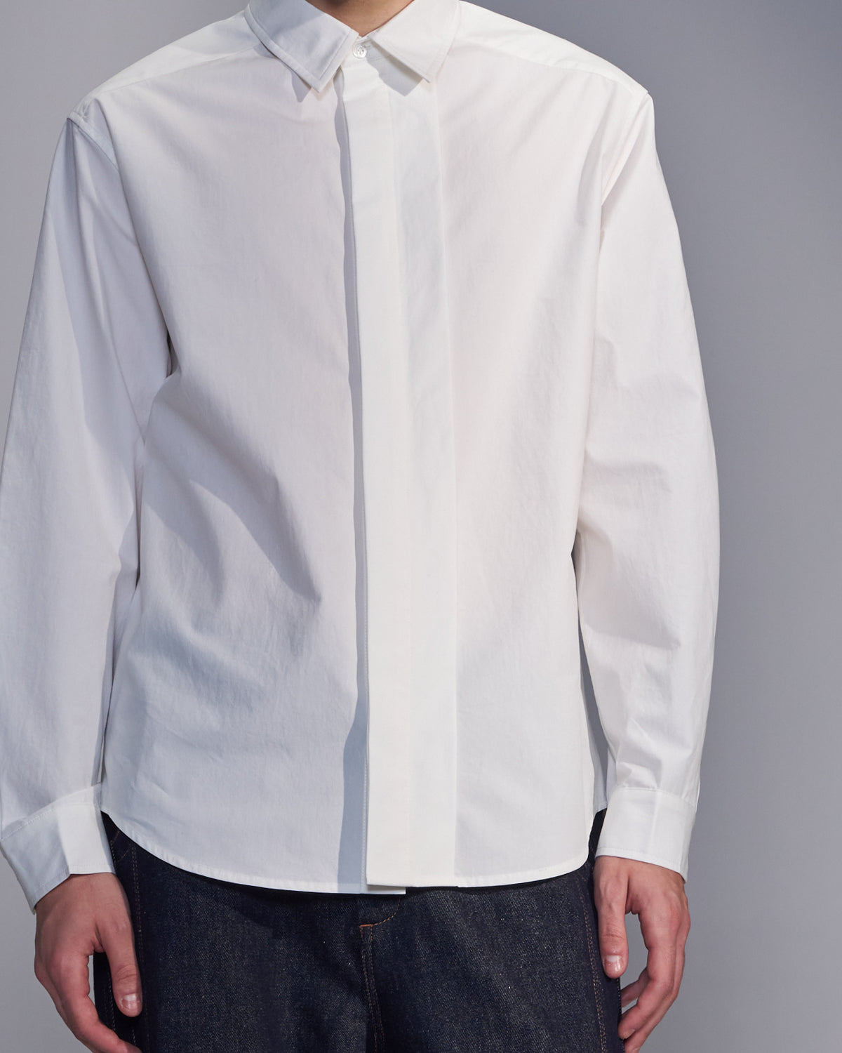 HARRISON WONG / Cotton Shirt With Hidden Placket & Pleats - White