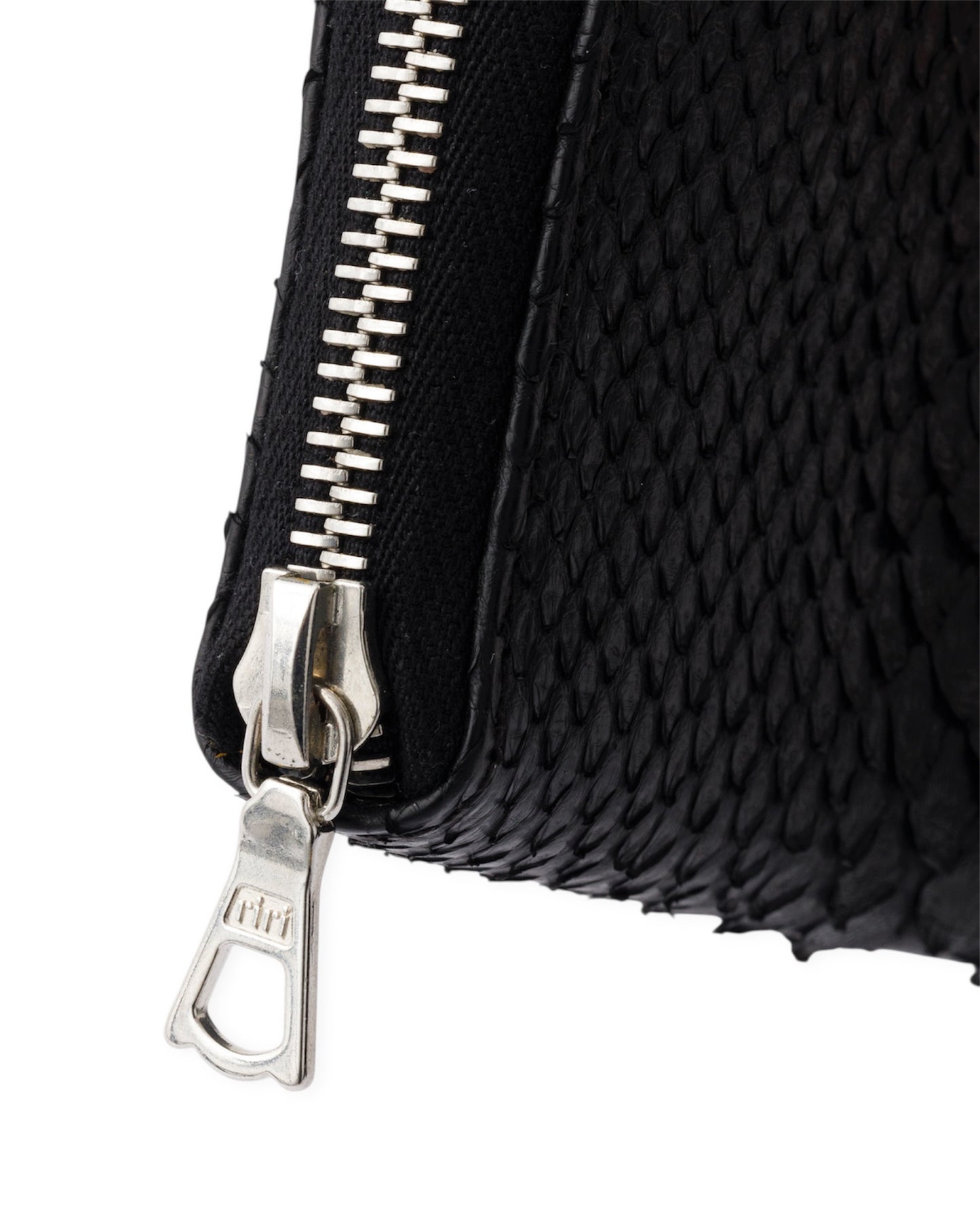 gène par YUKIO MISHIBA / Python Round Zipper Wallet - Black×Black