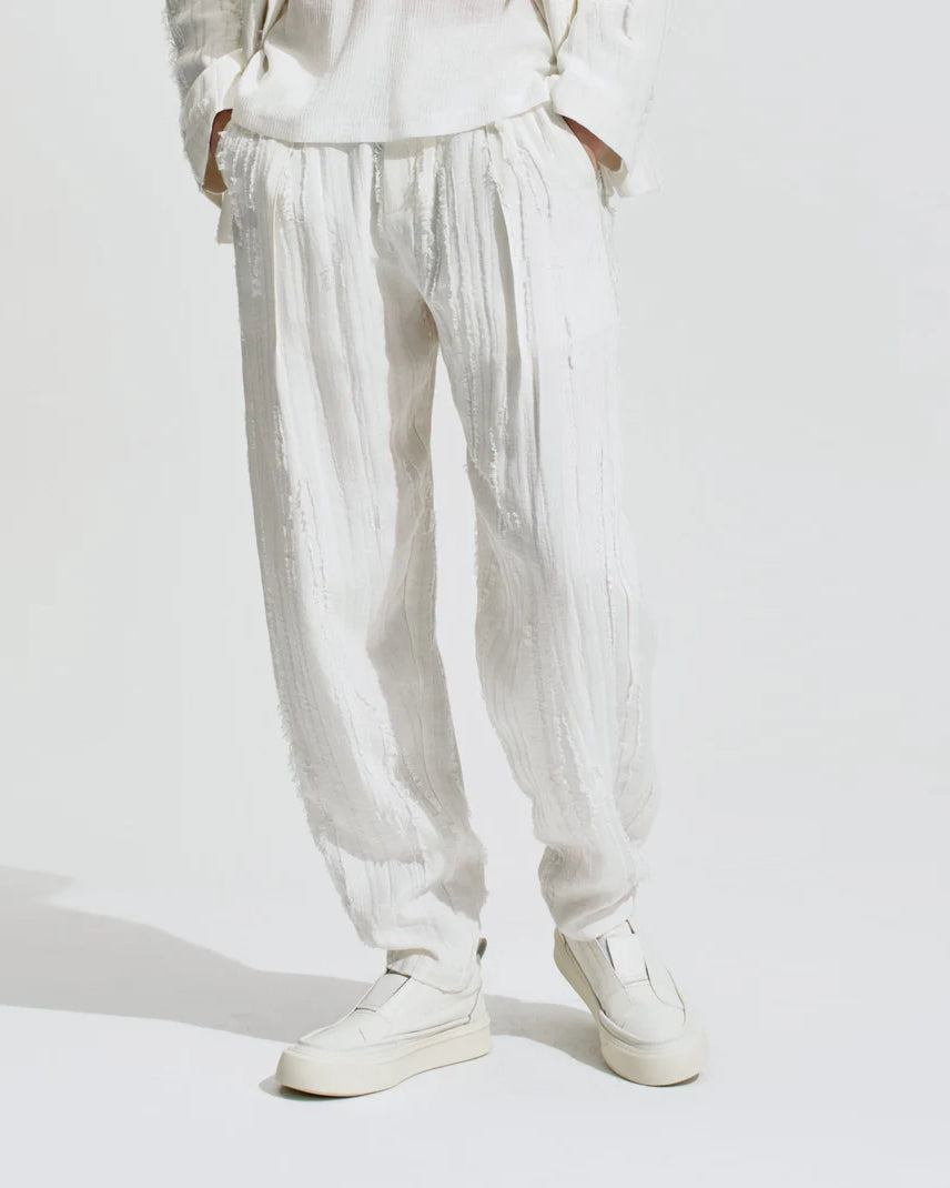 HARRISON WONG / Ripped Texture Carrot Fit Pants - White