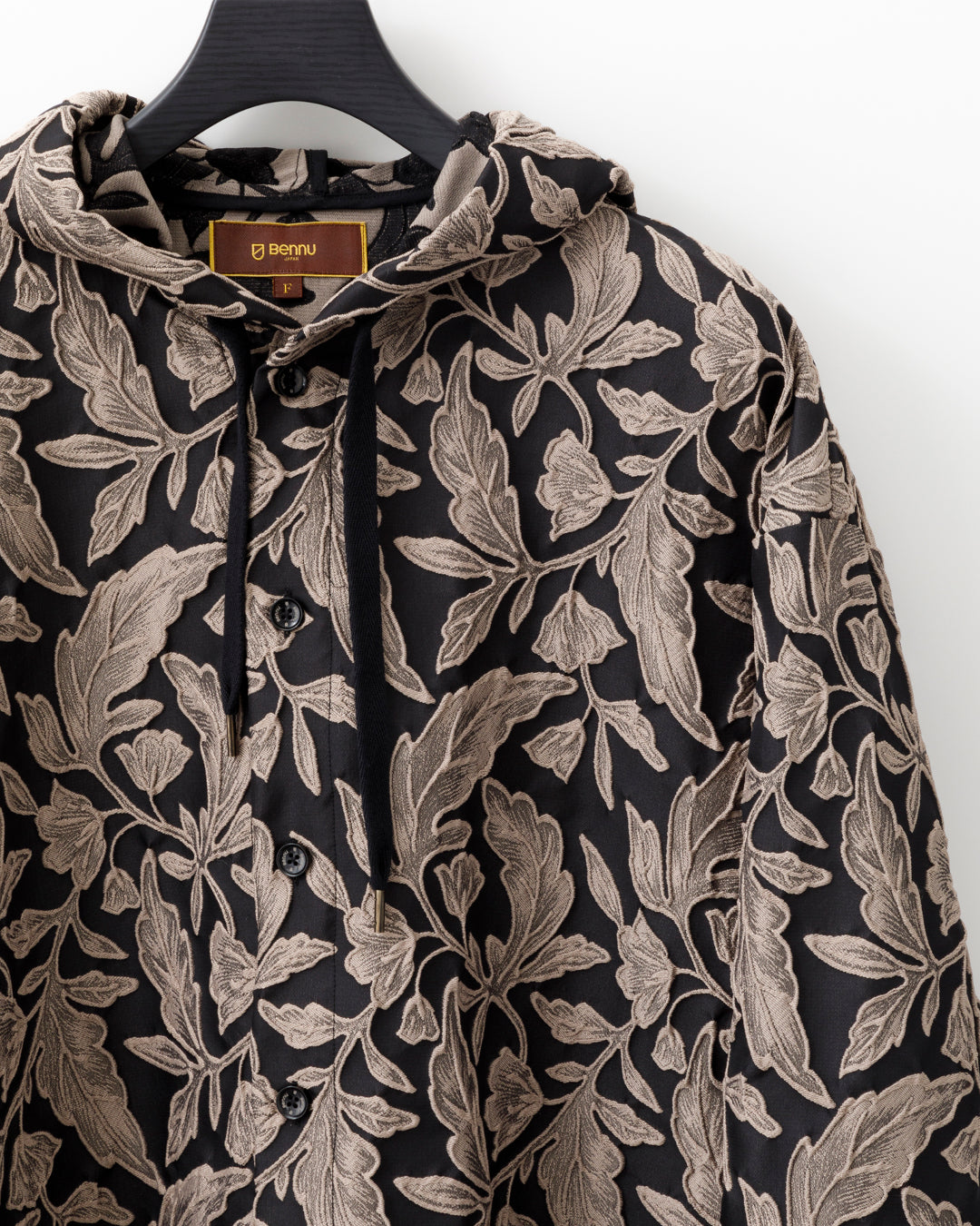 Bennu / 3D Flower Jacquard Hooded Shirts