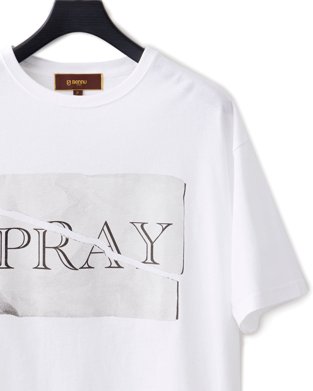 Bennu / Printed Loose Fit Tee - PRAY - WHITE