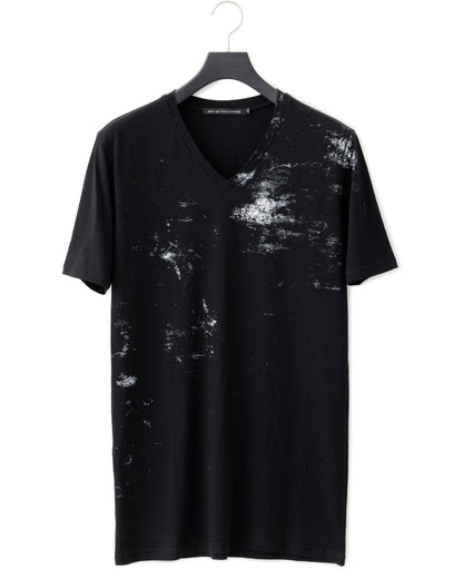 gène par YUKIO MISHIBA / TIMELESS Vneck Tee - Black