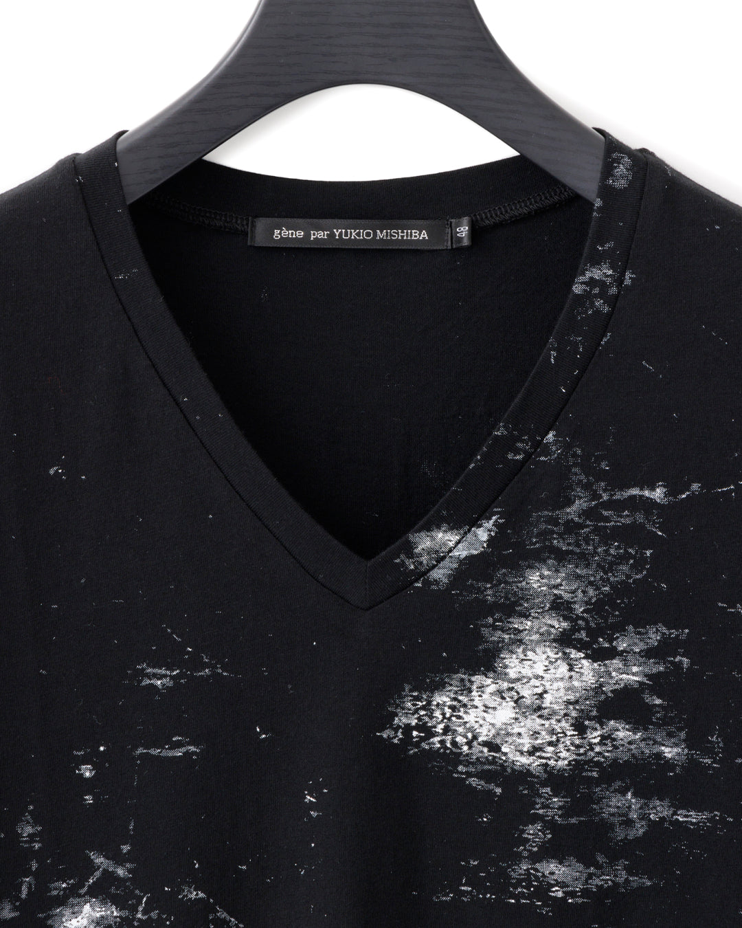 gène par YUKIO MISHIBA / TIMELESS Vneck Tee - Black