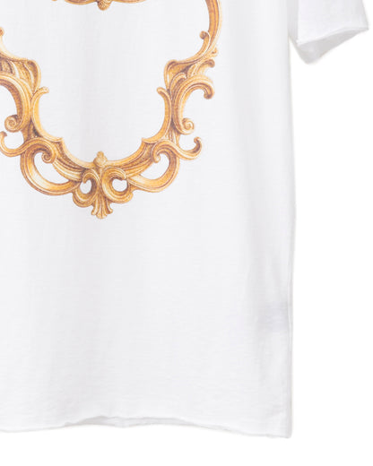 Bennu / Printed Vneck Tee - Arabesque Frame - WHITE