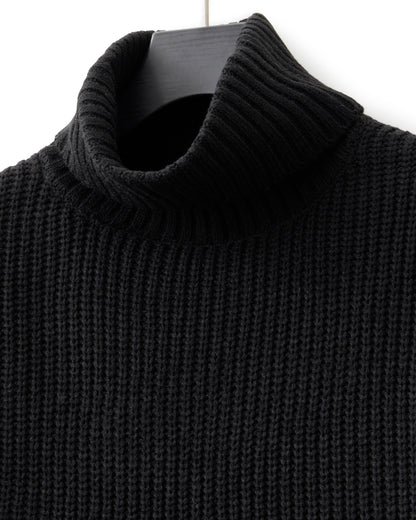 agr / Rib Turtle-Neck KN - Black