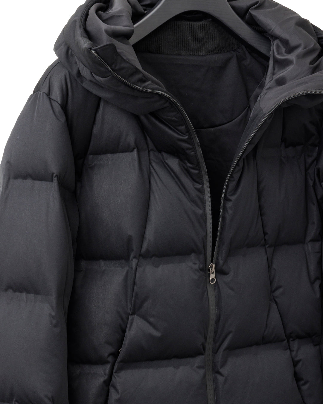 agr / High-Neck Flat Down BZ