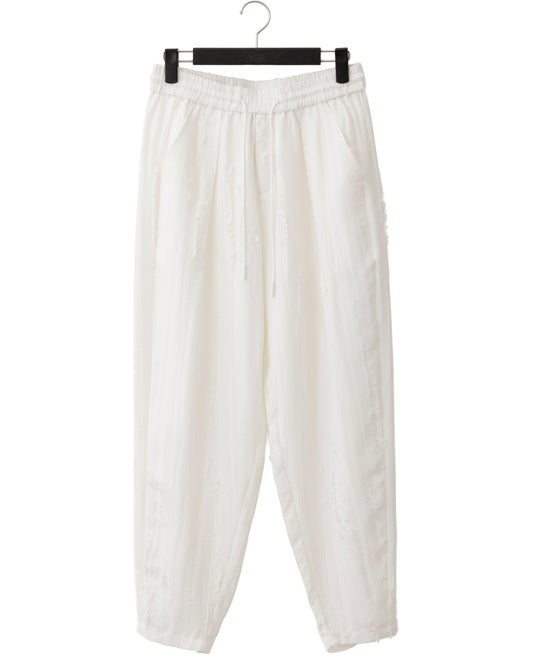 HARRISON WONG / Ripped Texture Carrot Fit Pants - White