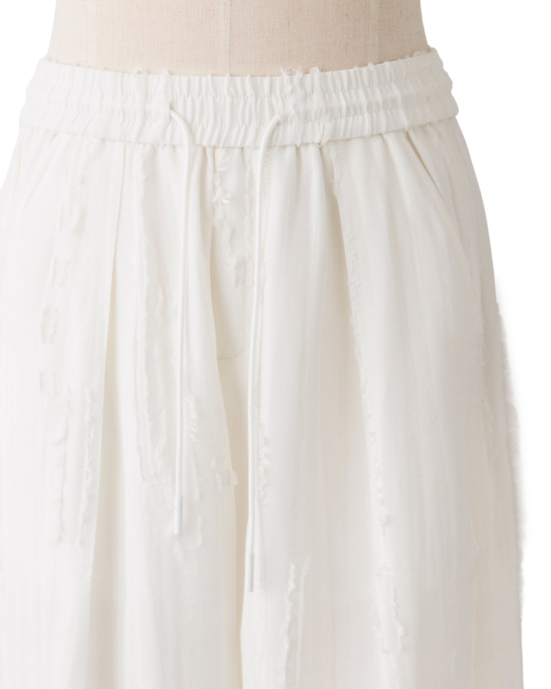 HARRISON WONG / Ripped Texture Carrot Fit Pants - White