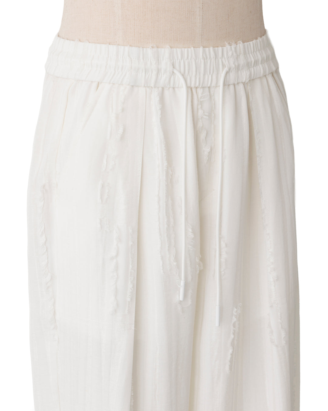 HARRISON WONG / Ripped Texture Carrot Fit Pants - White