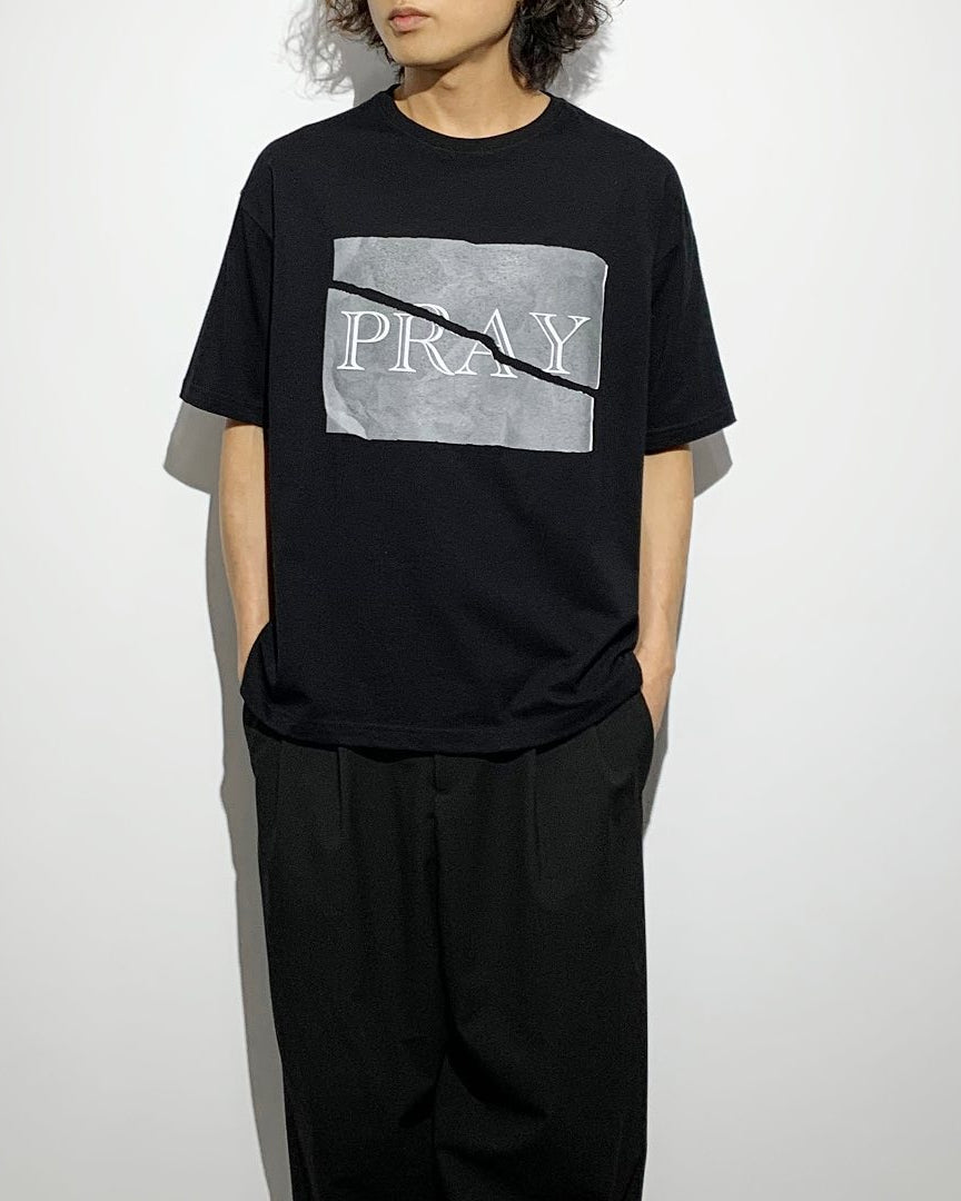 Bennu / Printed Loose Fit Tee - PRAY - BLACK