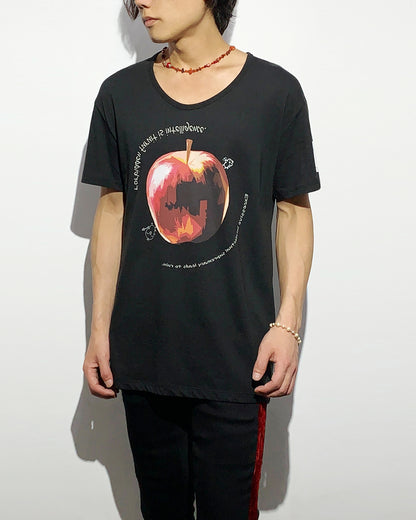 Bennu / Printed Loose Fit Tee - Forbidden Fruit -