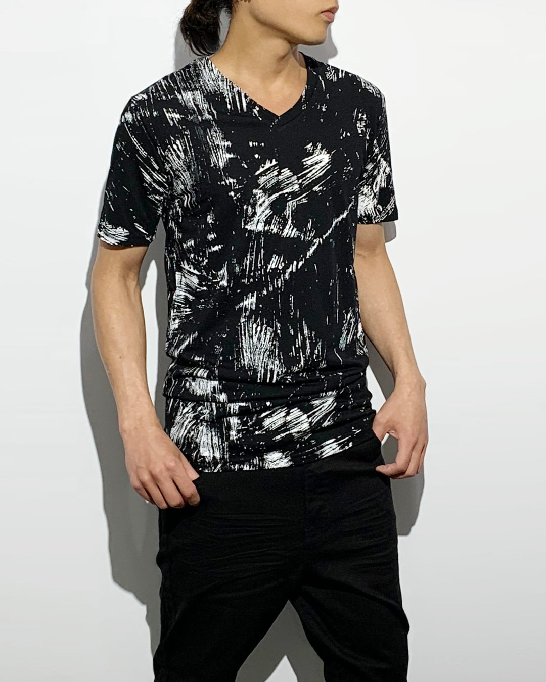 gène par YUKIO MISHIBA / Back to Zero Vneck Tee - Black