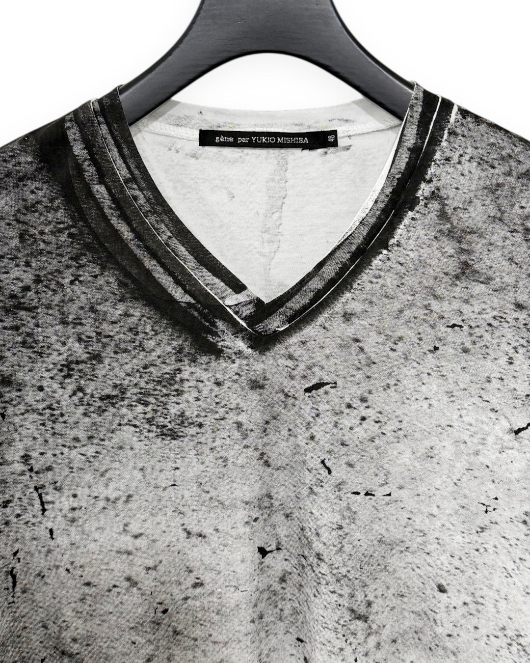 gène par YUKIO MISHIBA / Ash to Ash Vneck Tee
