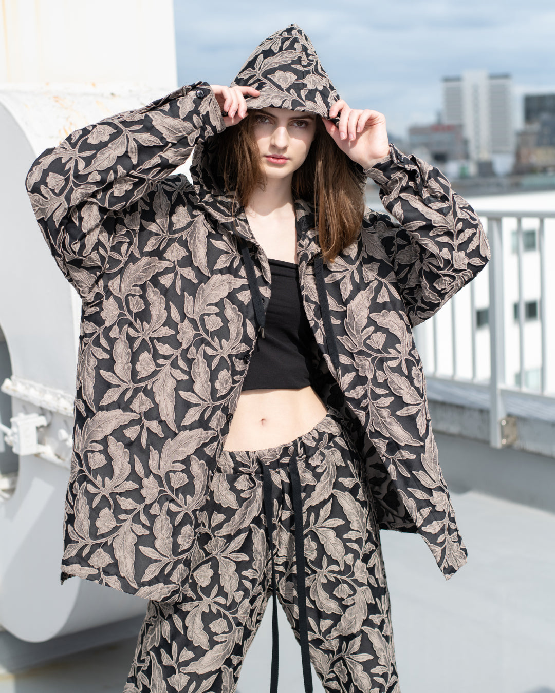 Bennu / 3D Flower Jacquard Hooded Shirts