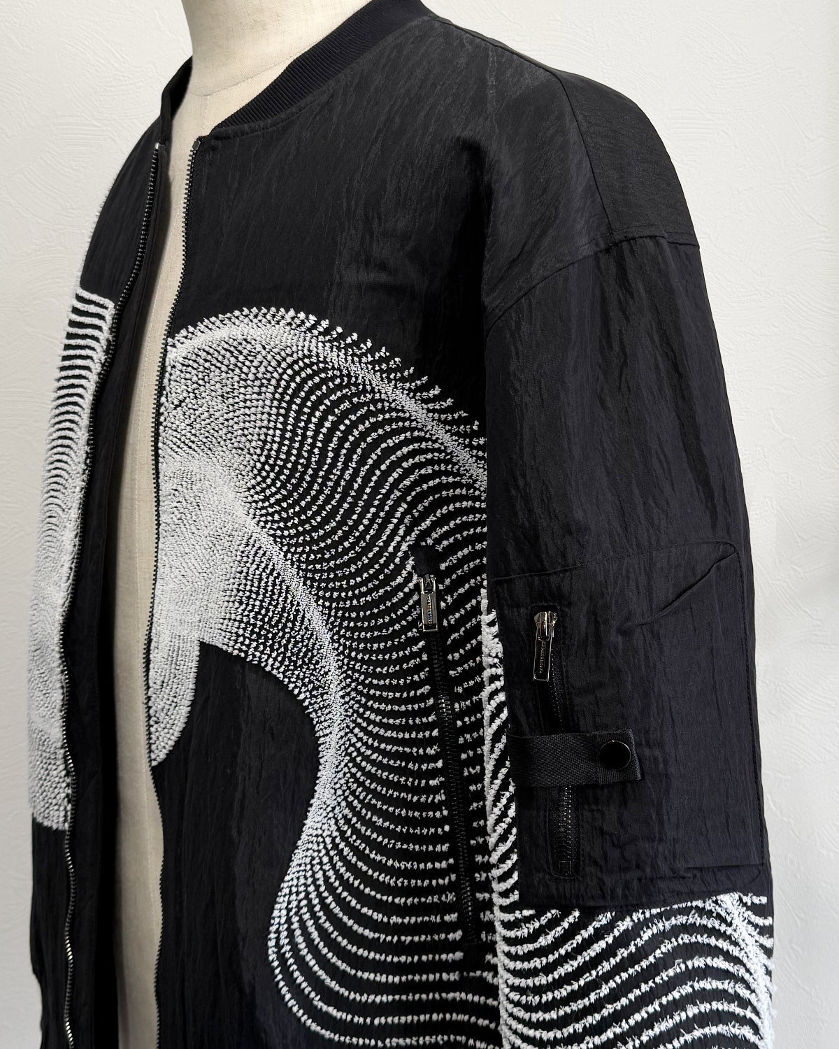 HARRISON WONG / Bomber Jacket With Wavy Dots Lines Embroidery