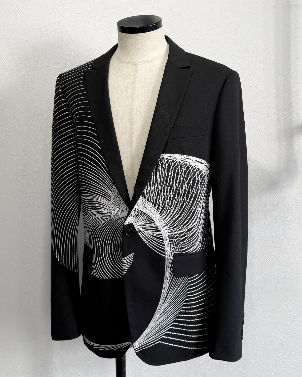 HARRISON WONG / Wool Blazer With Twisted Wavy Lines Embroidery